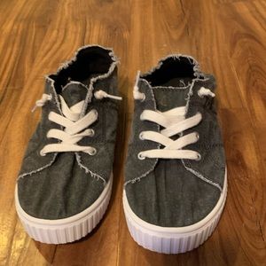 Madden Girl sneakers, size 8.5